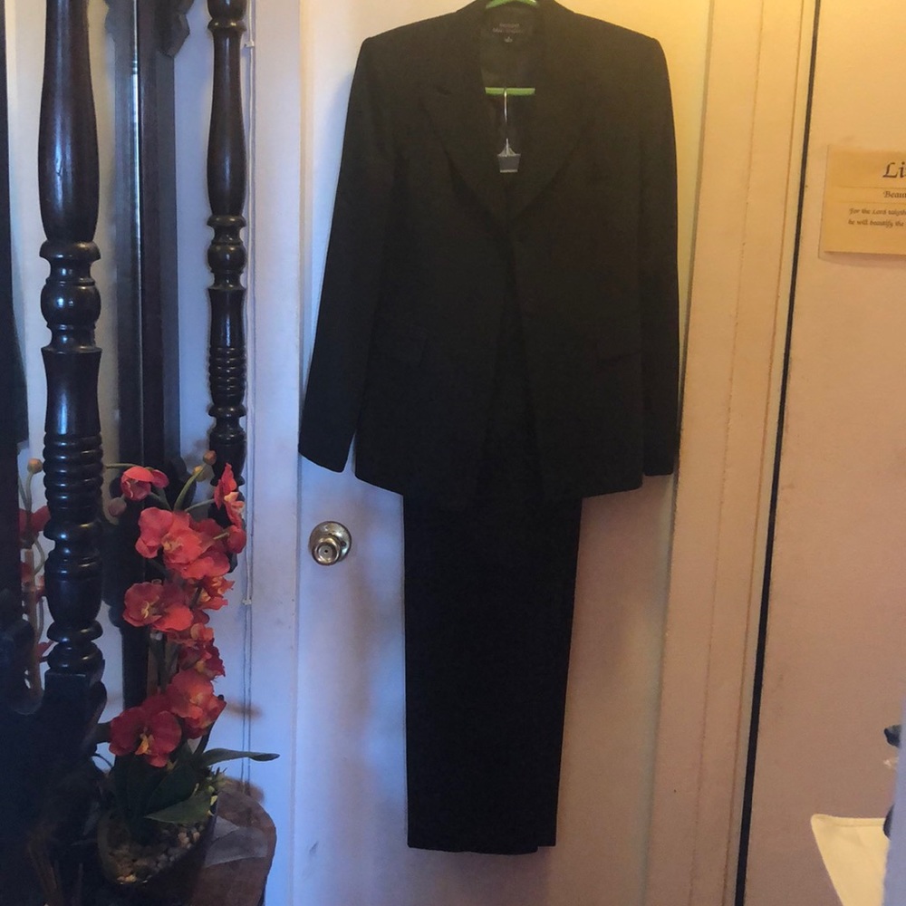 Pant suit